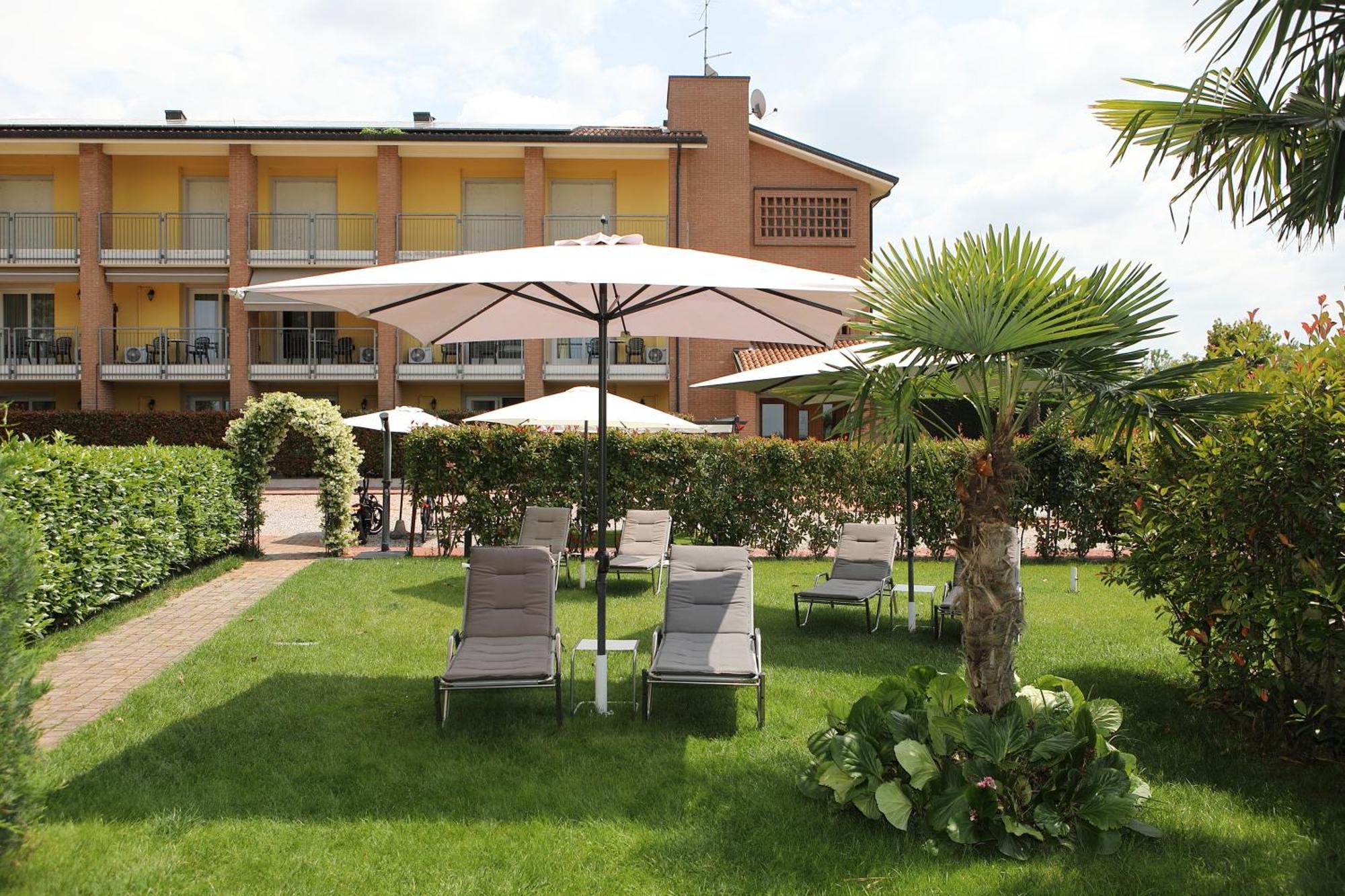 Hotel Campanello Castelnuovo del Garda Esterno foto