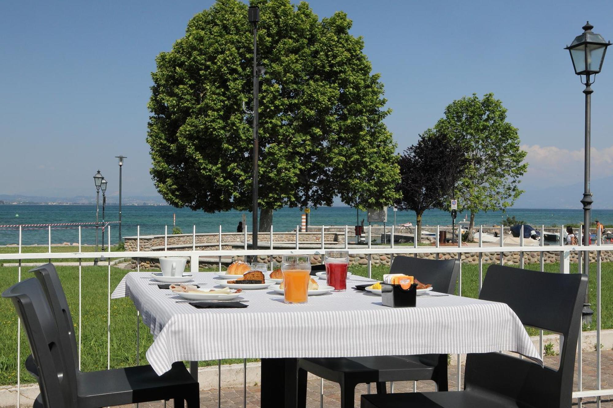 Hotel Campanello Castelnuovo del Garda Esterno foto