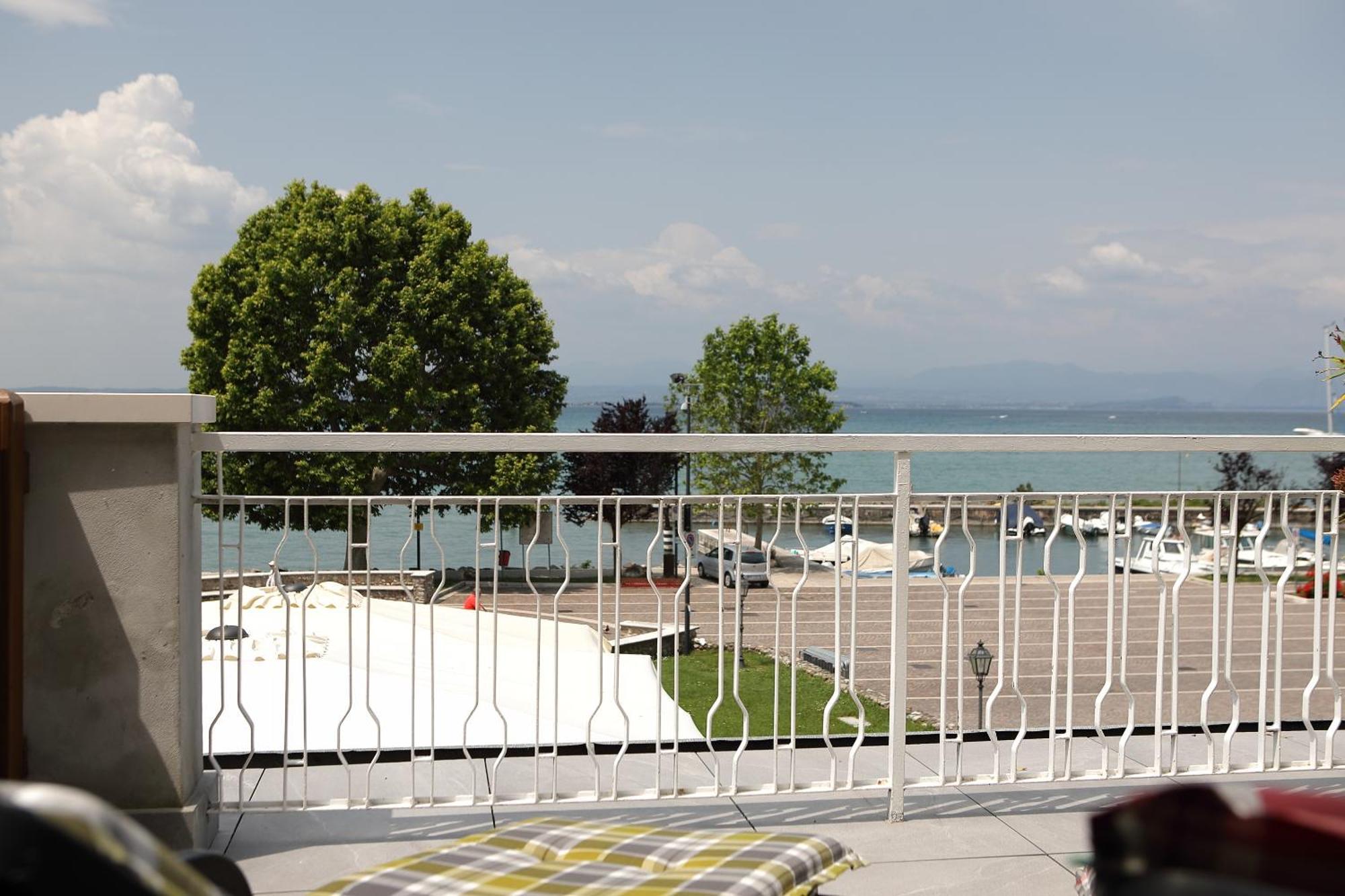 Hotel Campanello Castelnuovo del Garda Esterno foto