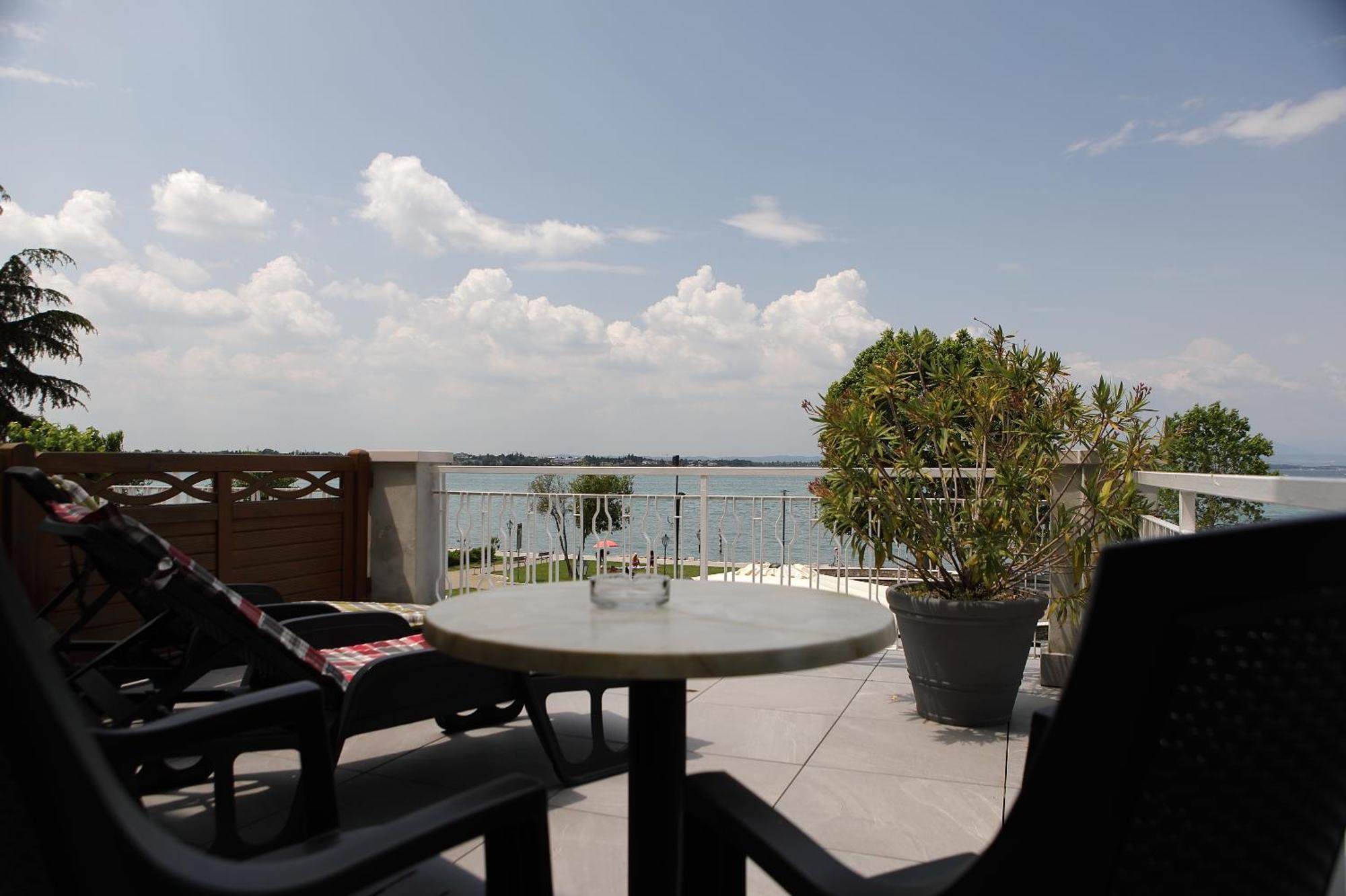 Hotel Campanello Castelnuovo del Garda Esterno foto