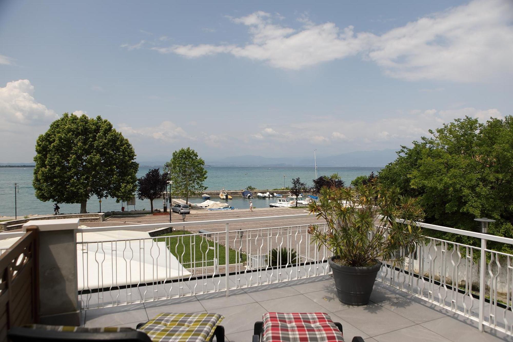 Hotel Campanello Castelnuovo del Garda Esterno foto